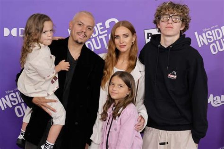 Ross Naess wife: Who is Ashlee Simpson?