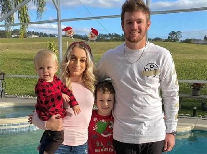 Sam Horsfield family, wife, children, parents, siblings