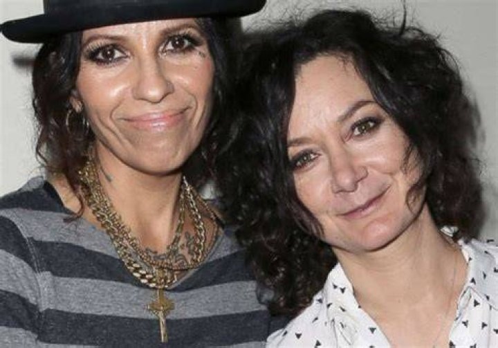 Sara Gilbert Spotted Sans Wedding Ring After Split From Linda Perry