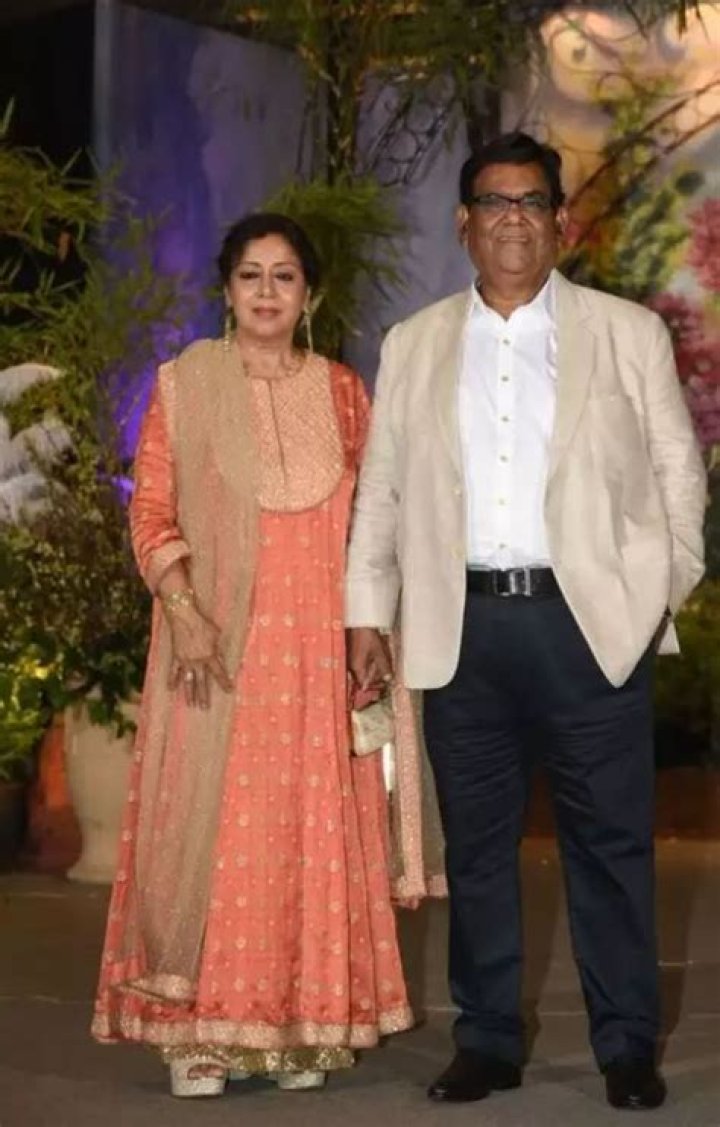 Satish Kaushik Wife; Meet Shashi Kaushik