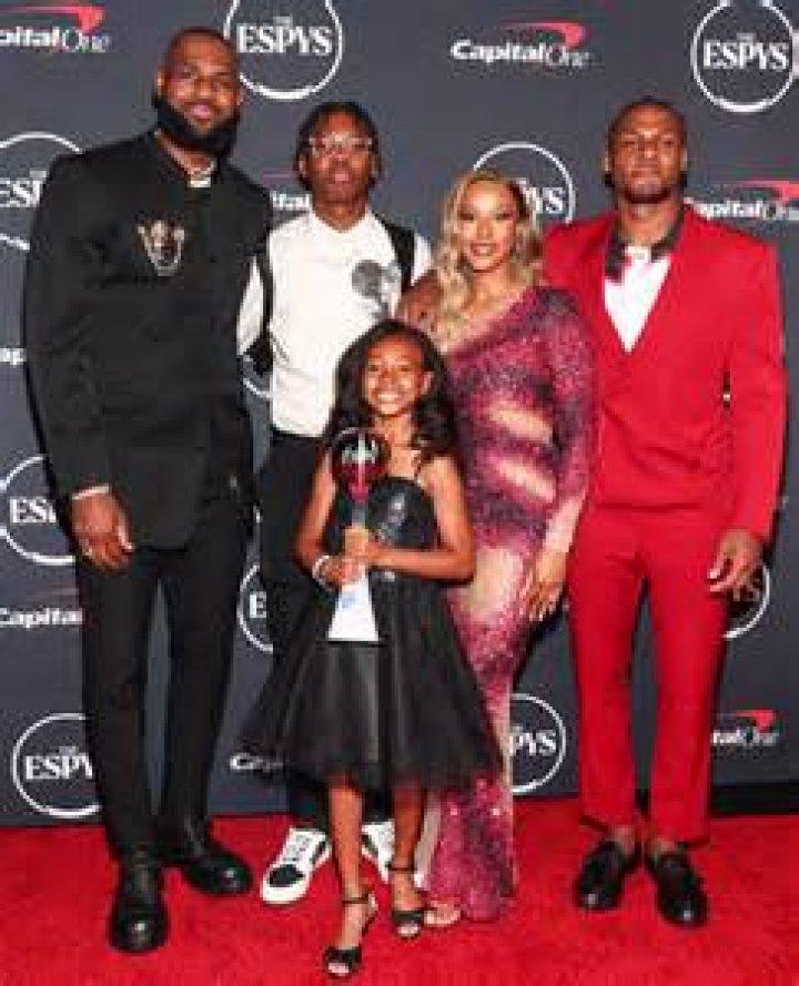 Savannah James children: Bronny James, Zhuri James, Bryce Maximus James