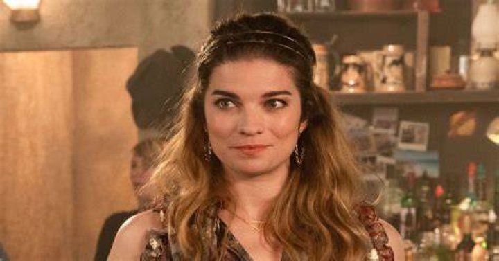 Schitt’s Creek Gives David Rose A Happy Ending, As Fans React To The Series Finale