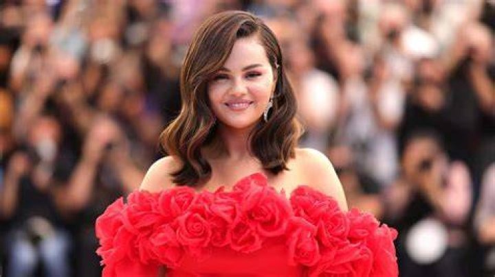 Selena Gomez Opens Up About Her Near-Death Experience Due To Kidney Transplant Complications!