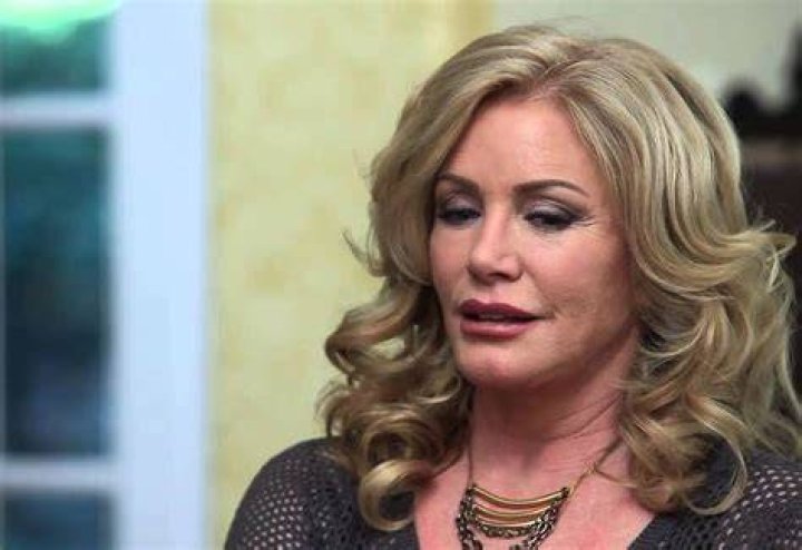 Shannon Tweed Biography - Facts, Childhood, Family Life & Achievements