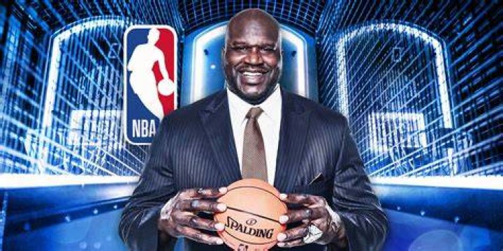 Shaquille O’Neal, Who Is 7′ 1″, Looks like A Giant In Mosh Pit At A Music Festival, Fans Joke That DJ Diesel Is A Lawsuit Waiting To Happen Because Of His Moves In This Video