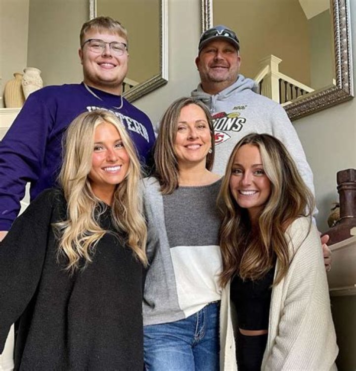 Skylar Thompson family, girlfriend, children, parents, siblings