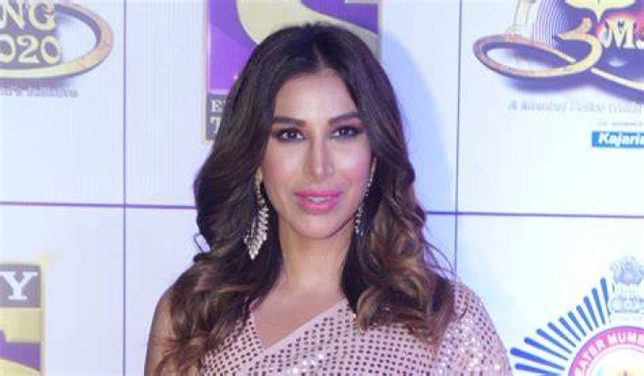 Sophie Choudry In Bathing Suit Says Hi from Maldives — Celebwell