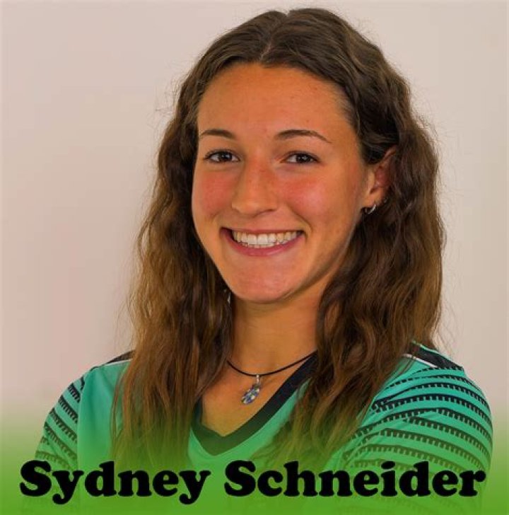 Sydney Schneider family, boyfriend, parents, siblings