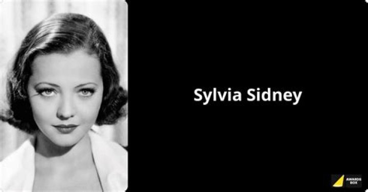 Sylvia Sidney Biography - Facts, Childhood, Family Life & Achievements