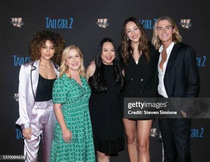 Tall Girl 2 Actor Luke Eisner Wiki, Age, Height & Girlfriend