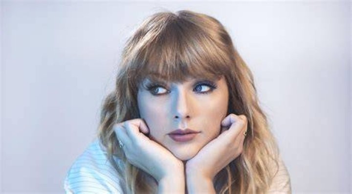 Taylor Swift Fans Convinced Her Latest Selfie Post Is Filled With Hints Something Is Dropping On May 8!