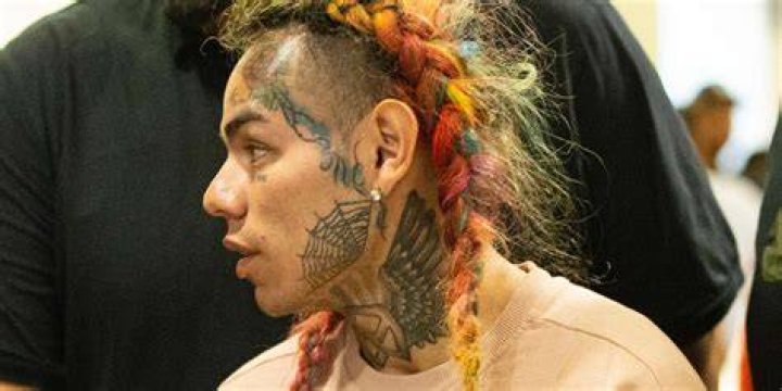 Tekashi 6ix9ine Shows Off His Brand New Hair After Prison Release – Check It Out!