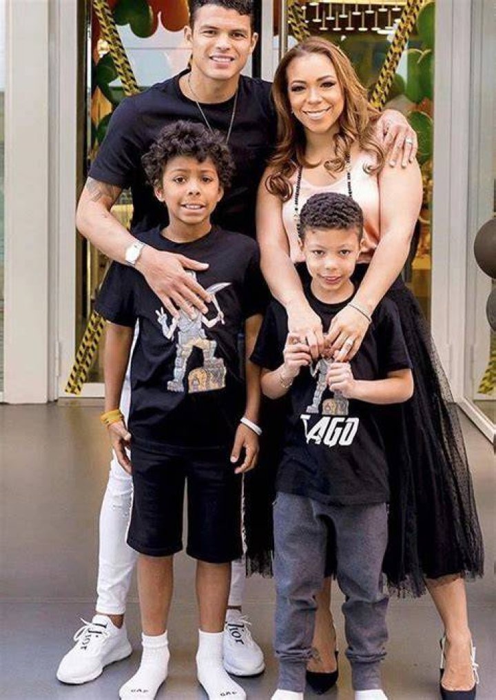 Thiago Silva family, wife, children, parents, siblings