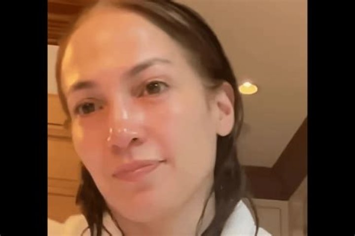 To share her morning routine Jennifer Lopez removes makeup without ‘special filters