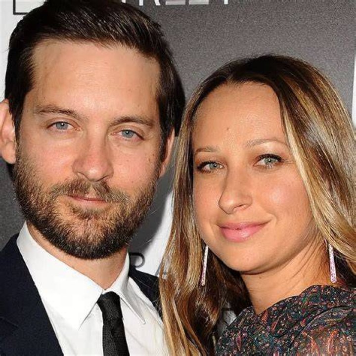 Tobey Maguire And Jennifer Meyer’s Divorce Is Finally Moving Through The Courts