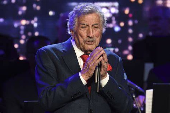 Tony Bennett Biography - Facts, Childhood, Family Life & Achievements