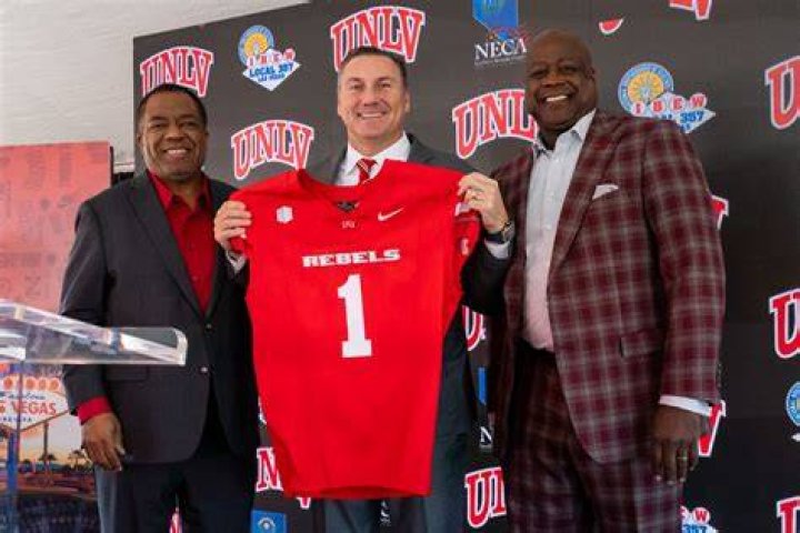 Trayvon Mullen contract, salary and net worth explored