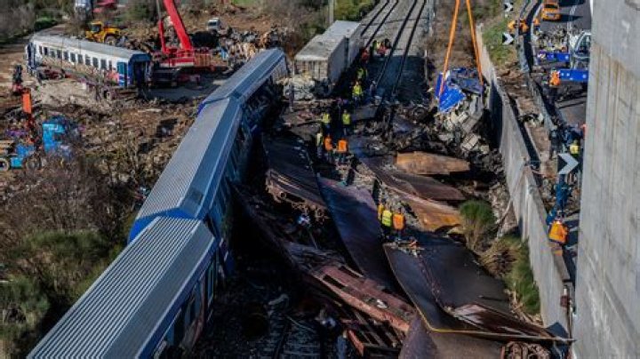 Vidal Lopez dies after crash involving train, leaving Pregnant wife, HPD officer