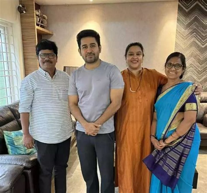 Vijay Antony family, wife, children, parents, siblings