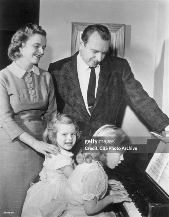 Walter Cronkite Biography - Facts, Childhood, Family Life & Achievements