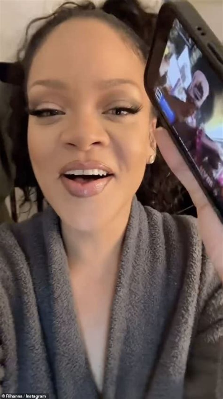 What are Rihanna fans called? – Celebrity
