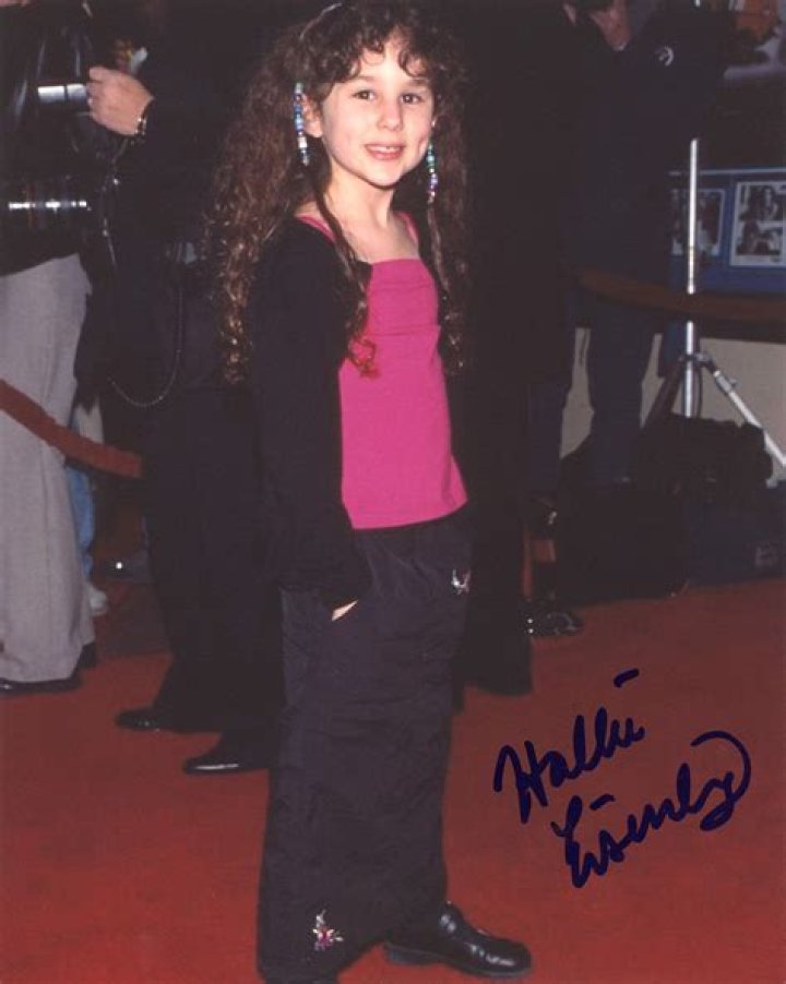 What happened to Hallie Kate Eisenberg? – Celebrity