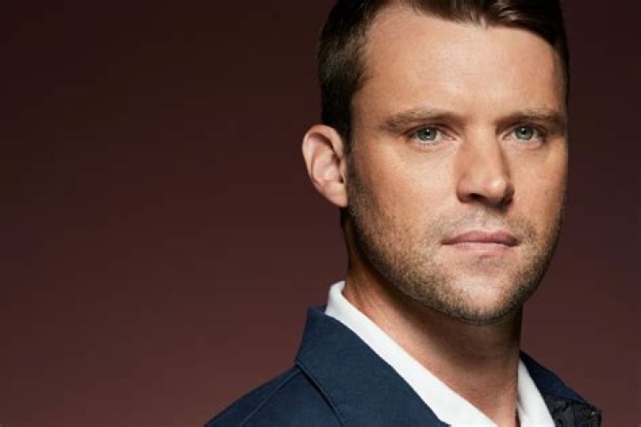 What happened to Jesse Hall in D3? – Celebrity