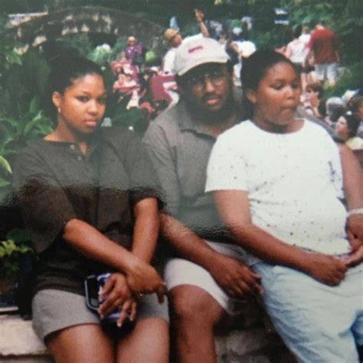 What happened to Lizzo father?