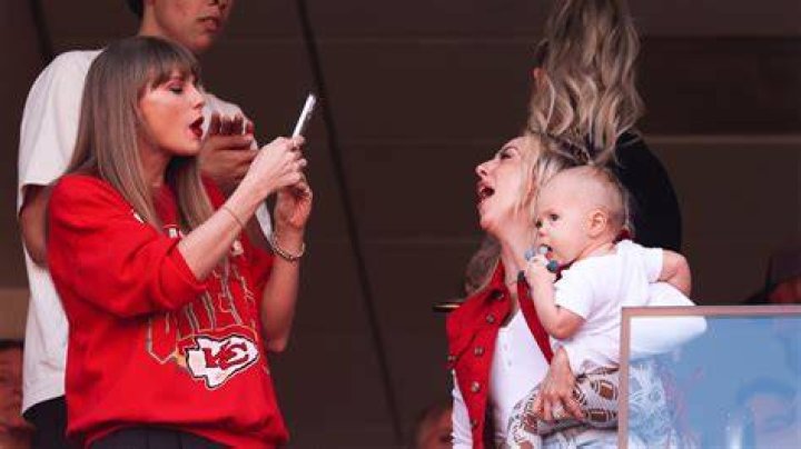 What is the Taylor Swift/Brittany Mahomes handshake?