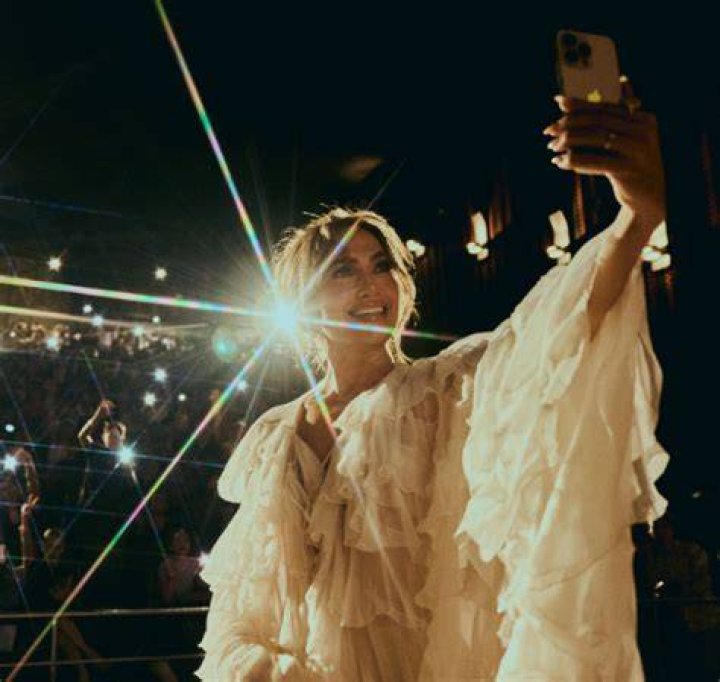 What religion is Jennifer Lopez?