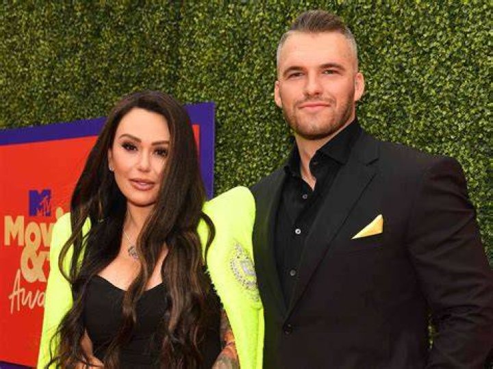 What’s Really Going On Between Jenni “J-Woww” Farley And Roger Mathews?