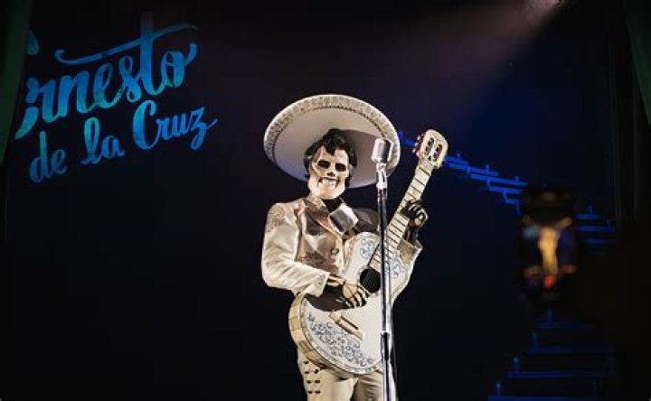 What was the famous saying of de la Cruz Coco? – Celebrity