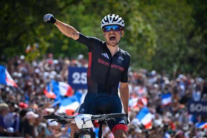When did Tom Pidcock start cycling?
