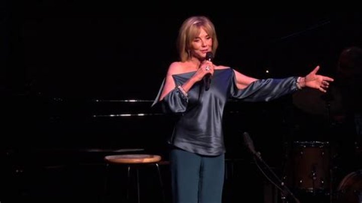 Where does Linda Purl live?