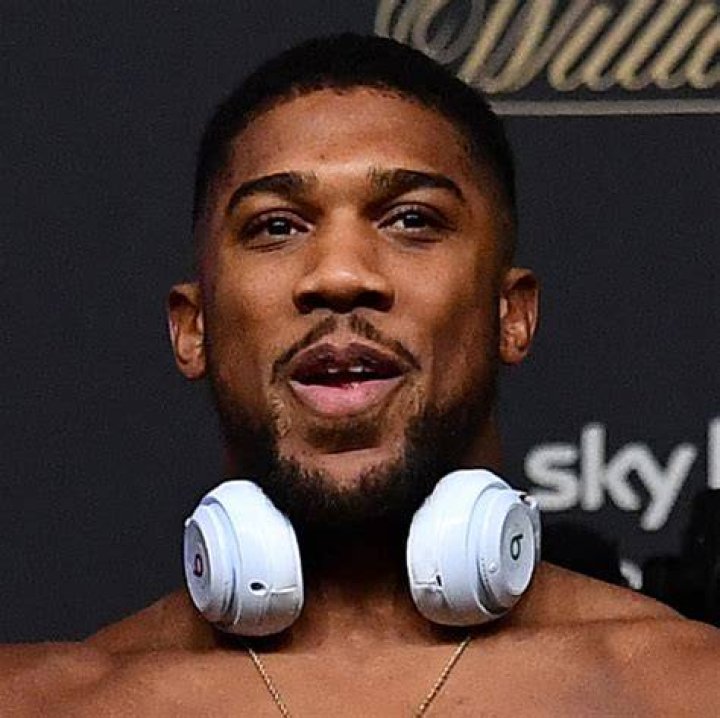 Which song does Anthony Joshua use?