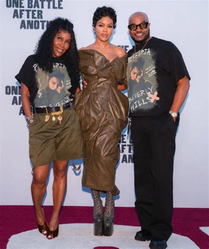 Who are her Trinidadian mother and African father?