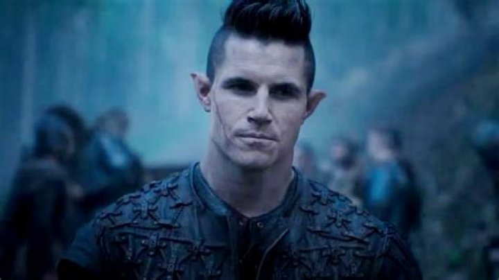 Who does Robbie Amell play in season three of ‘The Witcher?’
