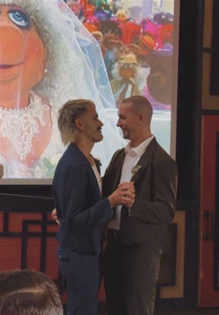 Who is Darlene Love husband Wesley Mitchell?