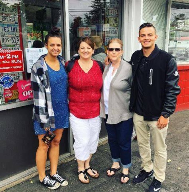 Who is Devon Allen mother Joey Knudson? Wiki, age, nationality, husband, children