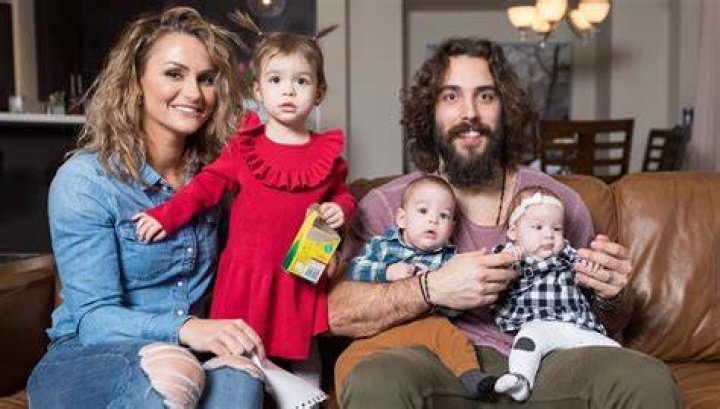 Who is Fanny Hammarstrand, John Klingberg's wife? Bio, age, kids, Instagram