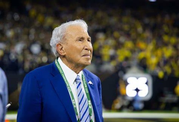 Who is Lee Corso's wife Betsy Youngblood? Age, bio, profession, children, wedding