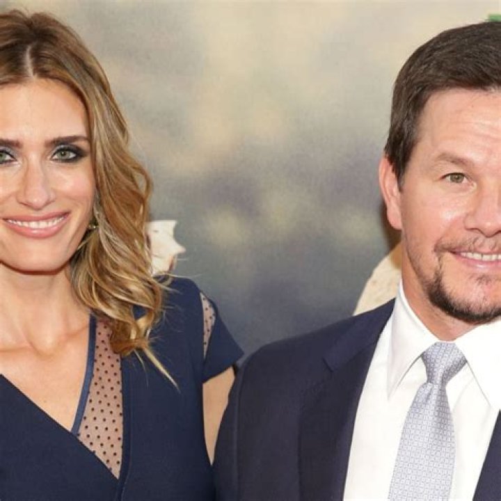 Who is Mark Wahlberg's first wife? Is Mark Wahlberg still married to Rhea Durham?