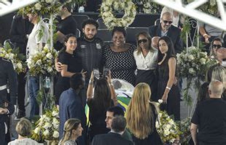 Who is Pelé's daughter Flávia Christina Kurtz Nascimento? Age, bio, occupation, mother, net worth
