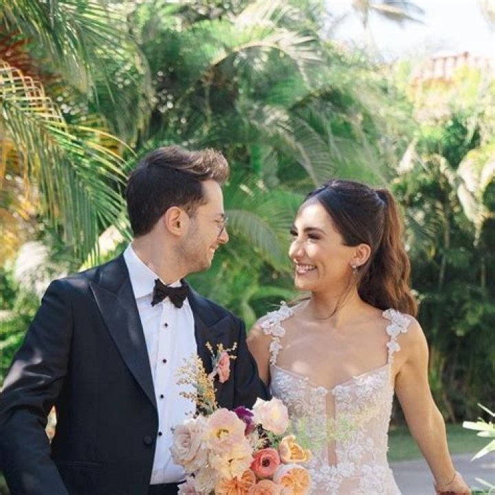 Who is Zach Kornfeld wife Maggie Bustamante?