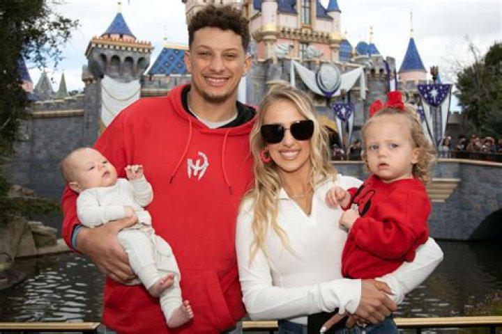 Who Is Zoe Mahomes? – Celebrity