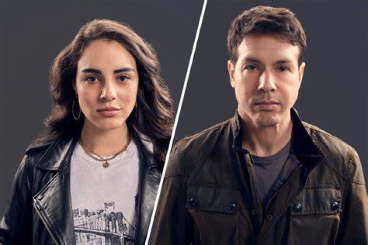 Who Lily Santiago? Age, Biography, played EVE HARRIS in La Brea ?
