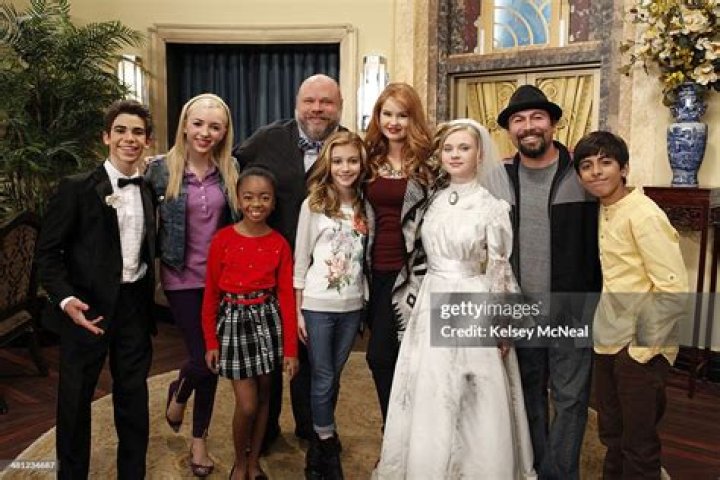 Who plays Creepy Connie in Jessie? – Celebrity