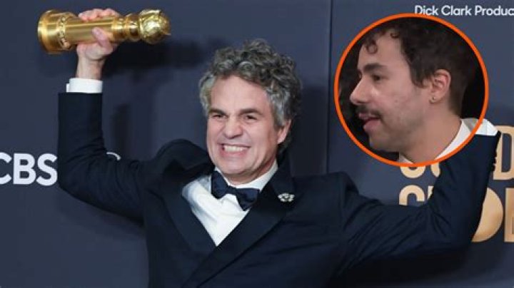 Why did Mark Ruffalo and Ramy Youssef kiss at the 2024 Golden Globes?
