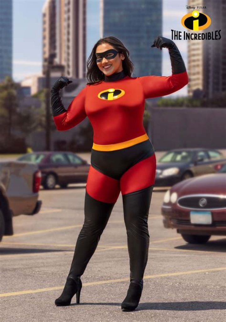 Why is Mrs. Incredible so Thicc? – Celebrity