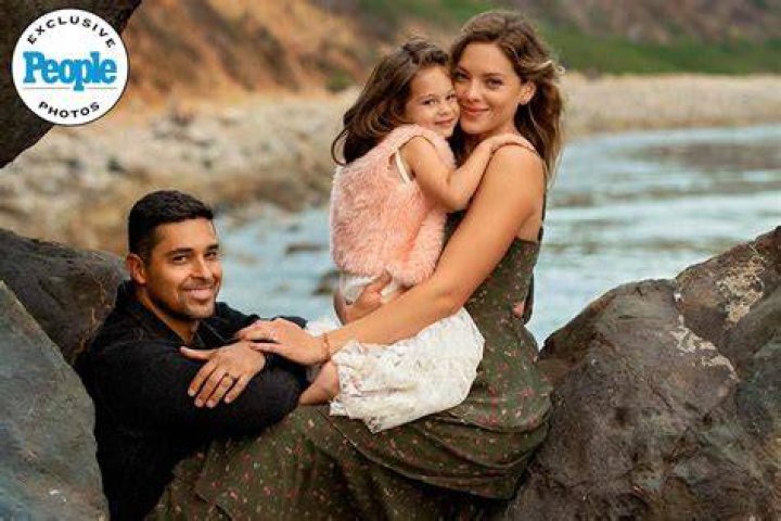 Wilmer Valderrama Biography - Facts, Childhood, Family Life & Achievements